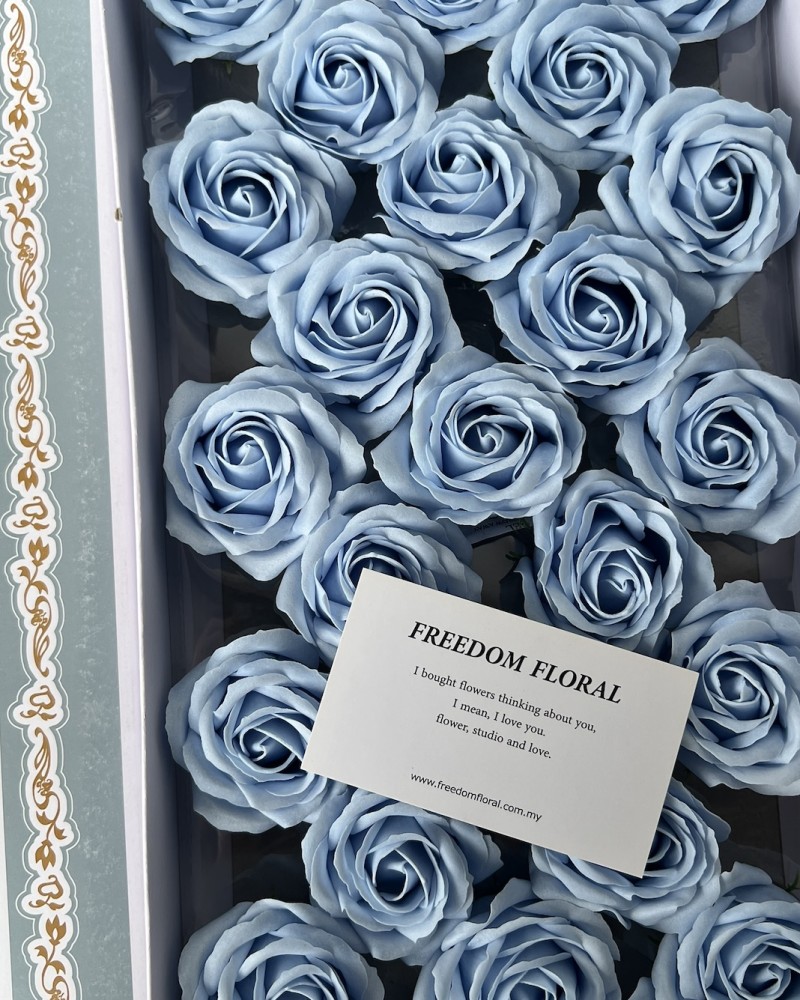 5 Layer Soap Rose（light blue）