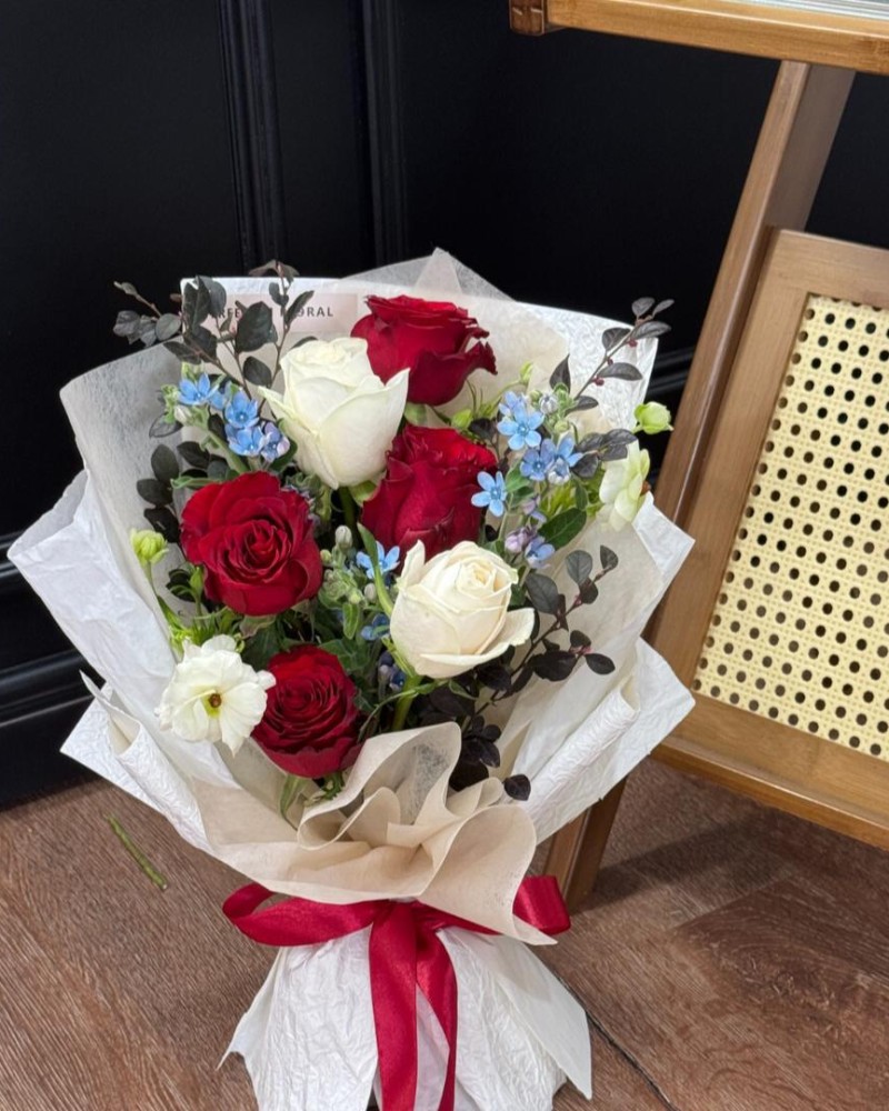 Twin Roses Bouquet（fresh flower）