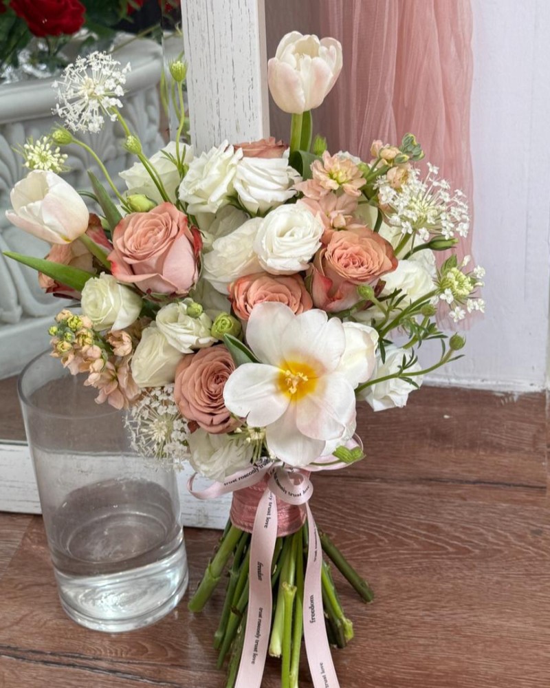 Cappuccino Rose Mix Bridal Bouquet(Fresh Flower)