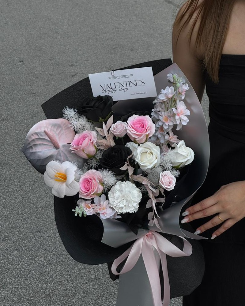 Midnight Noir 暗夜花语