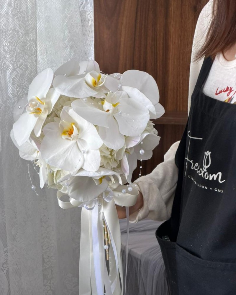 蝶恋白昼Daylight Romance Bridal Bouquet (fresh flower)