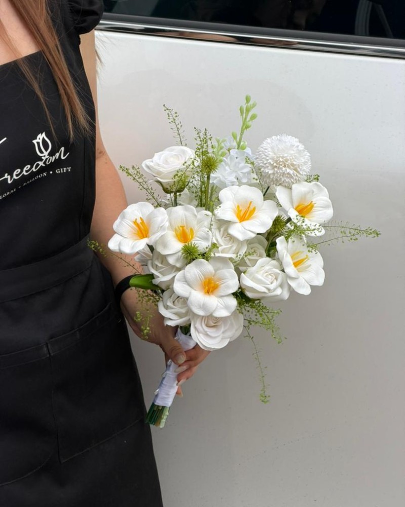 白色偏爱White Blush Bridal Bouquet (soap flower)