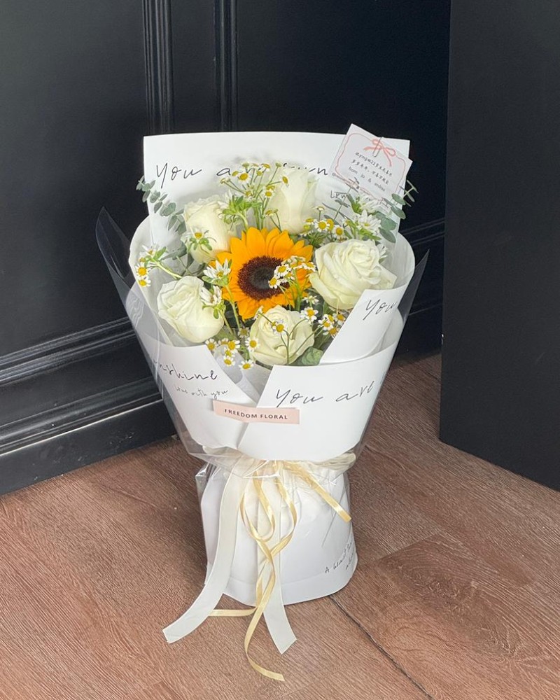 Light of Graduation (fresh flower)